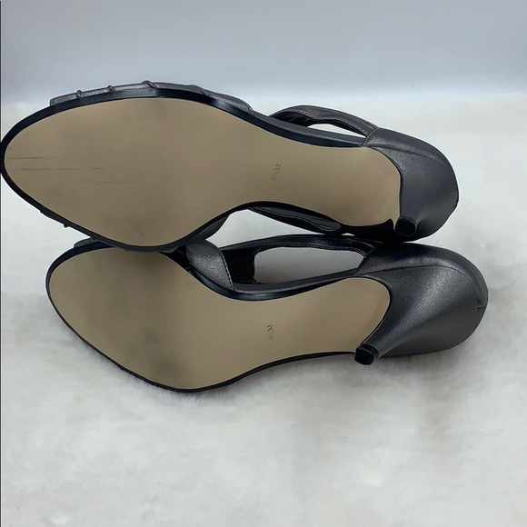 Ann Marino Logan Pewter Heels - Picture 6 of 8